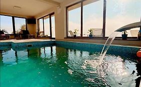 Casa Din Deal